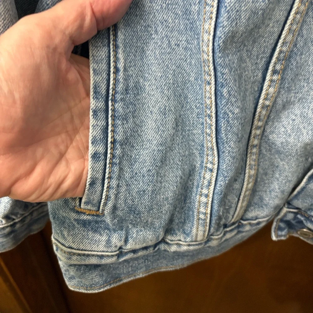 Old Navy Light Blue Denim Jacket - Picture 5 of 6